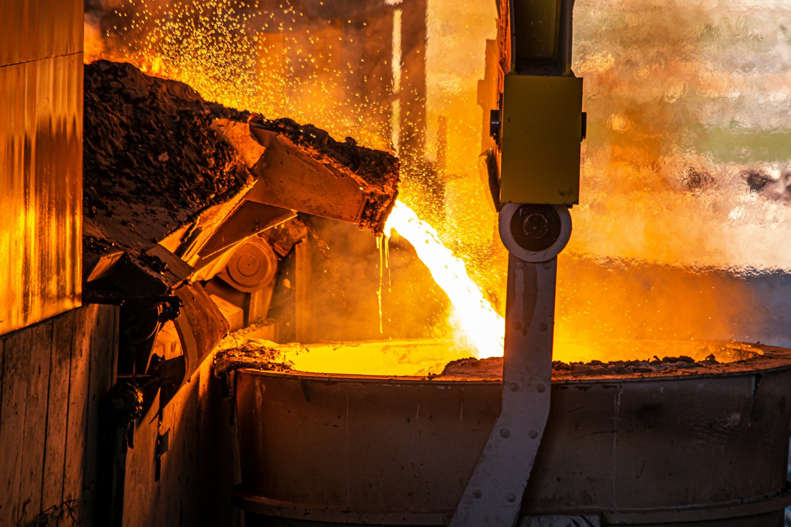 Heavy melting steel scrap supporting low-carbon electric arc furnace steelmaking